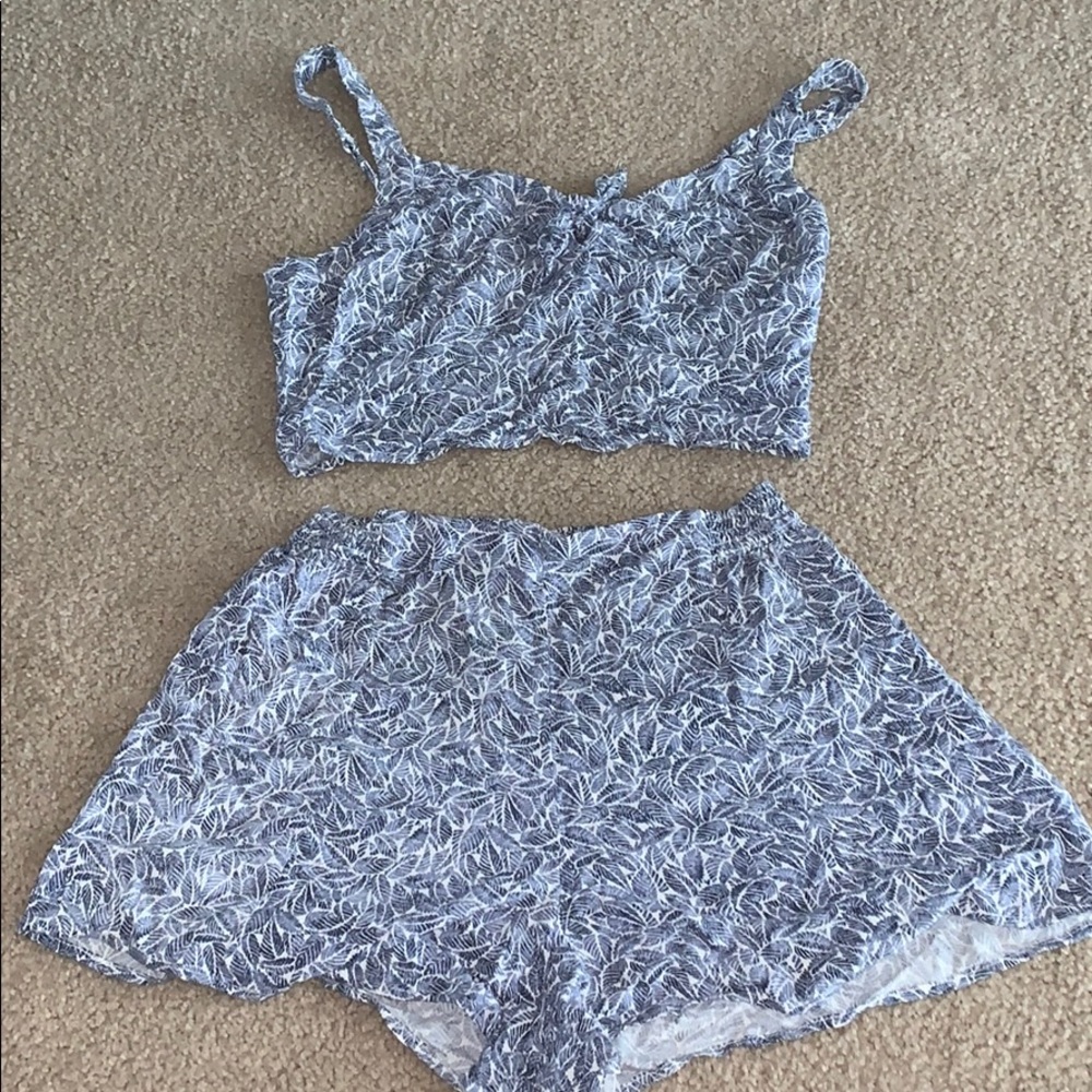 HOLLISTER TWO PIECE SET